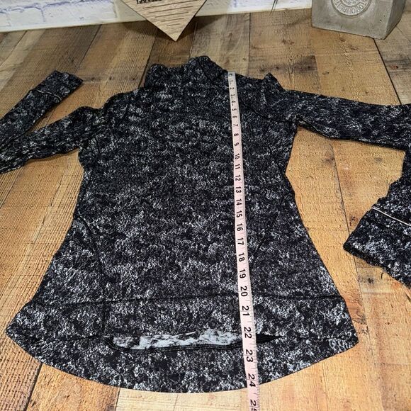 Lululemon Outrun the Elements 1/2 Zip in Misted Jacquard Black White - Picture 11 of 15